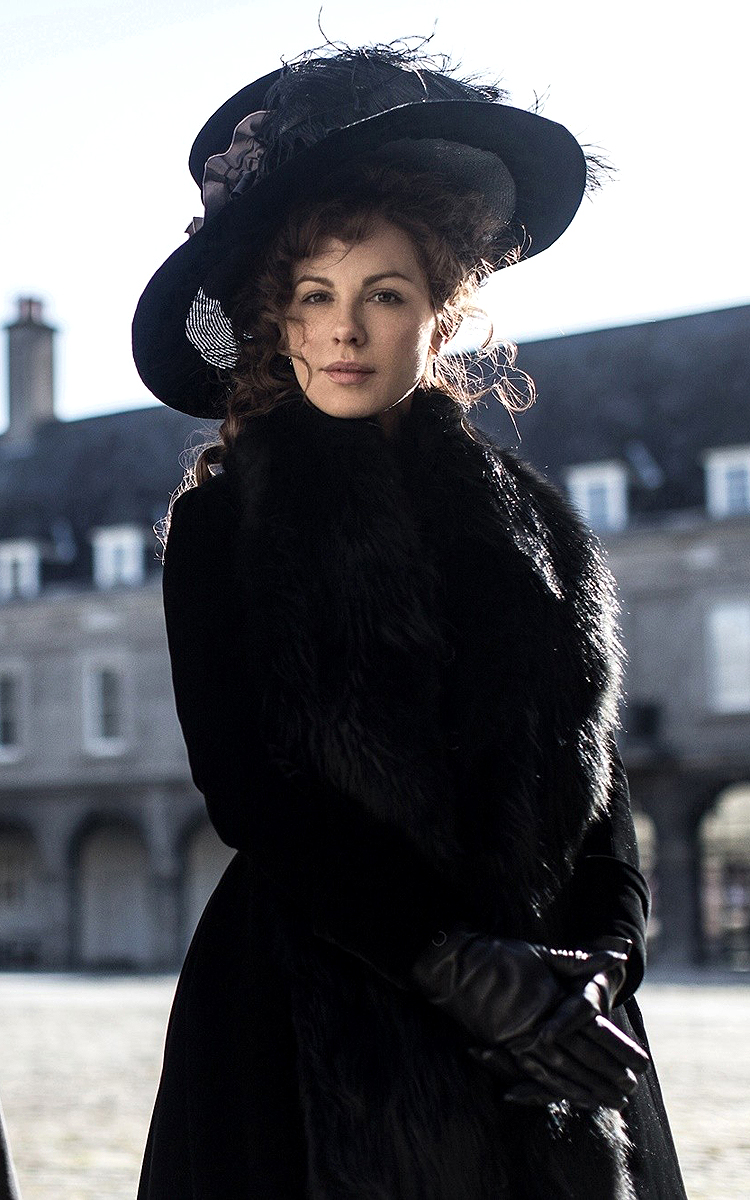 Love & Friendship (2016)